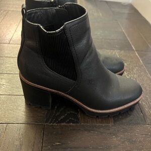 Naturalizer Black Ankle Booties, W8.5D